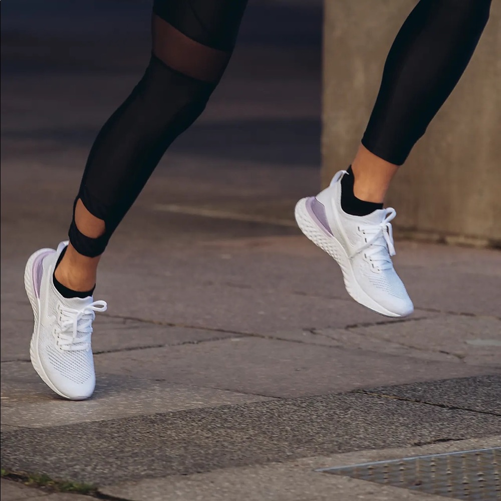 Nike Epic React Flyknit 2 in white/pink foam